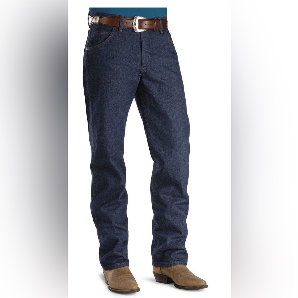 New without Tags Wrangler Men's Regular Fit Jeans 32”W X 32”L